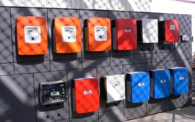 Onduleur hybride : fonctionnement, avantages et utilisation en domotique